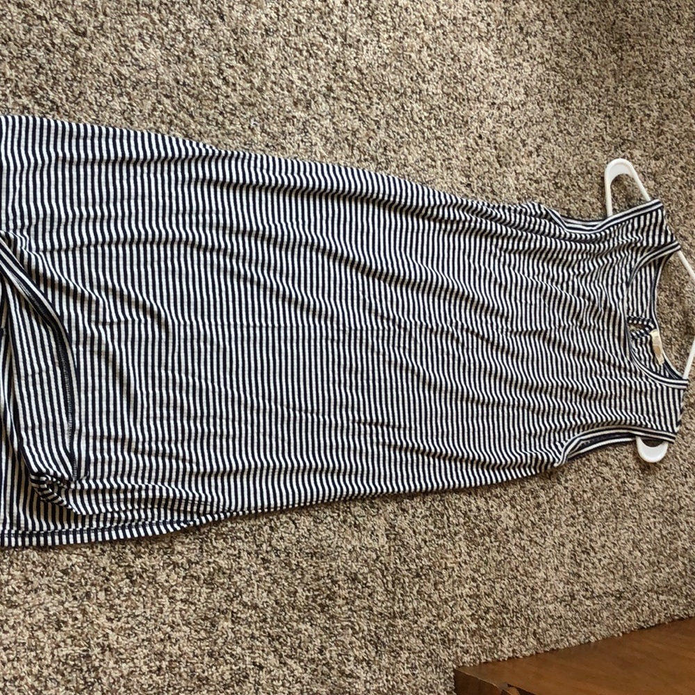Sleeveless dress